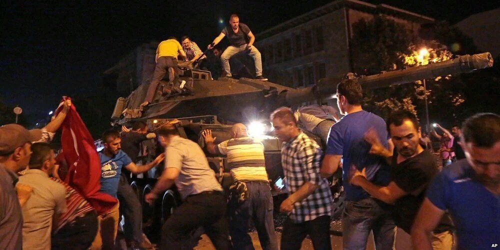 tanque y gente